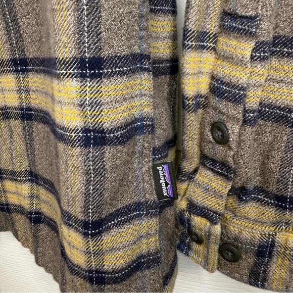 Patagonia Organic Cotton Plaid Shirt - Gray and Yellow Mens Size Small GUC - Picture 2 of 6